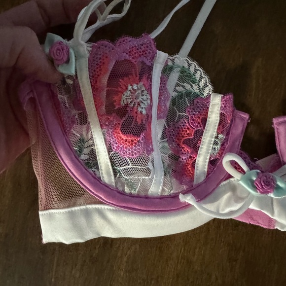 NWOT FOR LOVE & LEMONS 32B UNDERWIRE BRA FLORAL SATIN - Picture 4 of 6